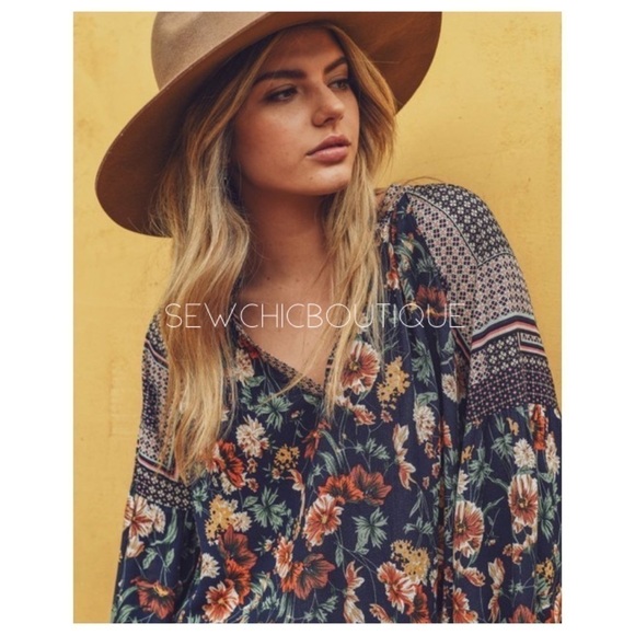 LAST Beautiful Boho Navy Floral Collarless Blouse - Picture 5 of 6